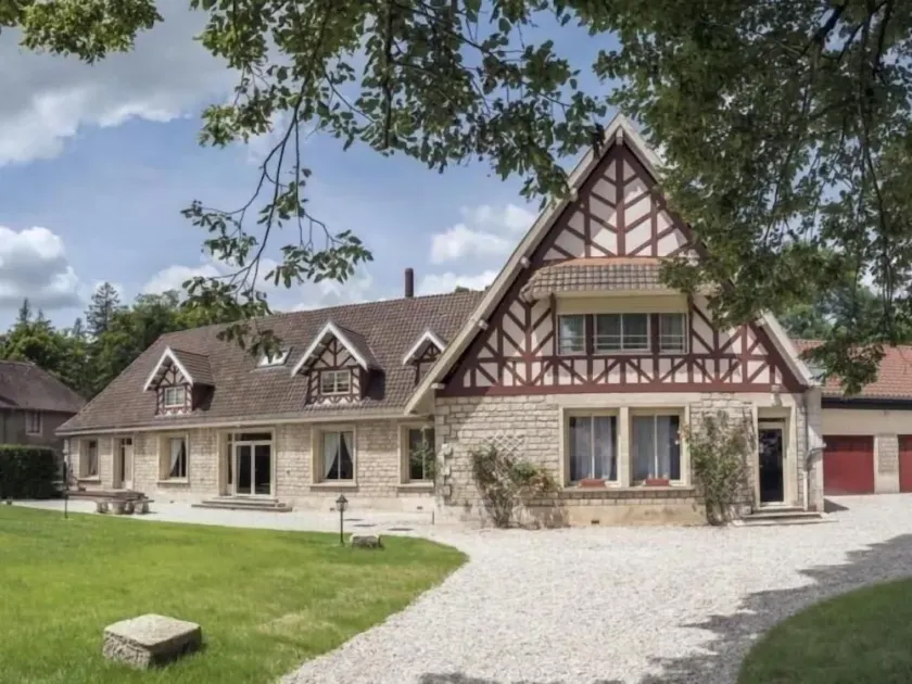 Gîte pour 12 face au château de Thillombois avec jardin, cheminée et équipements PMR - Image 1