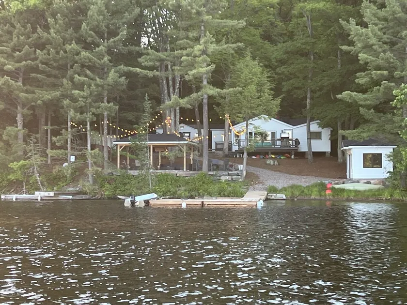 Muskoka Lakes Cottage Escape - Image 1