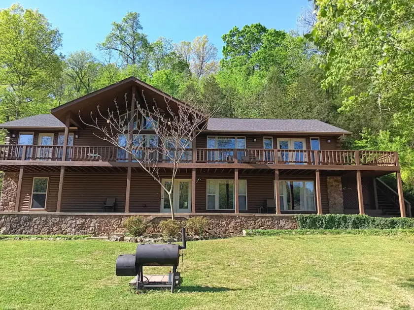 PARADISE DE PESCA DE WHITE RIVER TROUT W / DOCK BARCO PRIVADO CUBIERTO! - Image 1