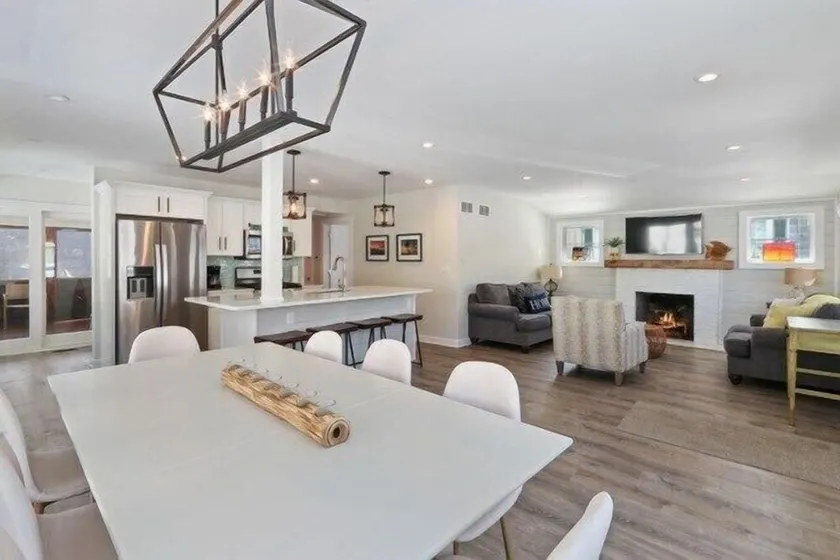 Nautical Nest |Rentals by the Month |Lake Access |Dogs Permitted |3 Seasons Room |Yard w/Fire Pit - Image 1