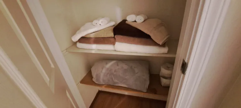 Cozy Downtown Apartment - Image 1