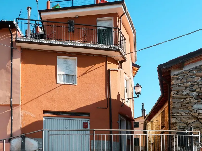 Smuk privat feriebolig for 5 gæster med WIFI, TV, terrasse, kæledyr tilladt og panorama udsigt - Image 1