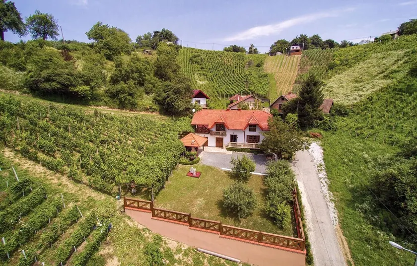 Schönes Haus in Vinica mit Sauna - Image 1