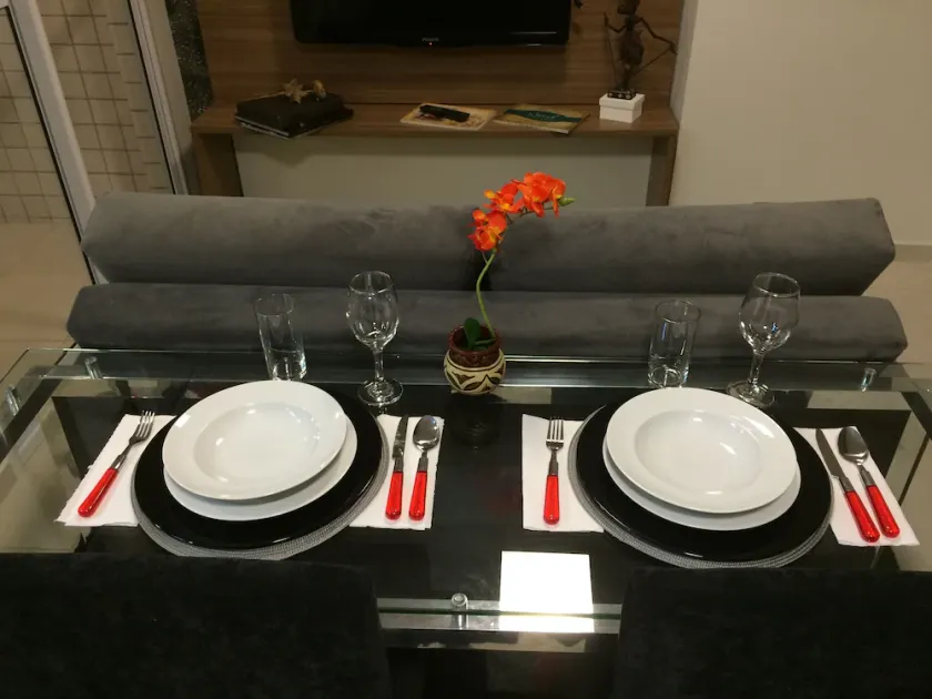 Furnished apartment for rent for short-term stays, accommodating up to 6 people. - Image 1
