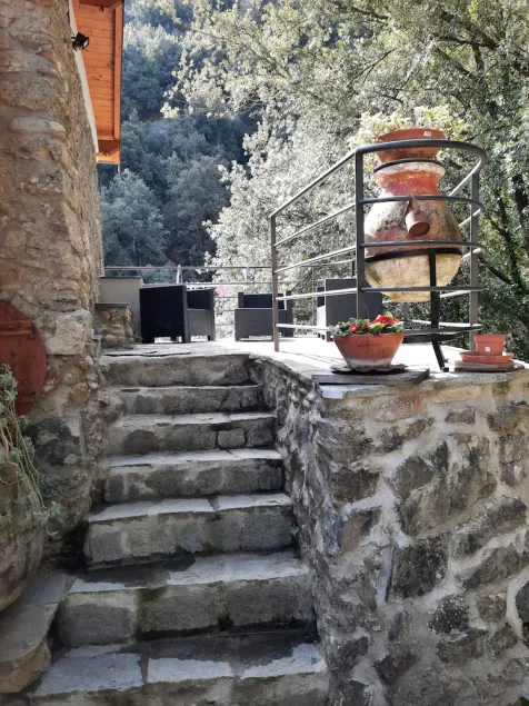 House by the River, fantastic rustic in nature - Image 1