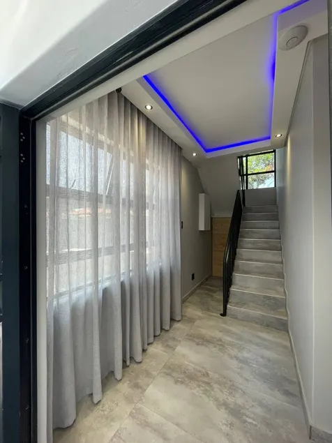 El Pantheon Guest House & Apartments - Image 1