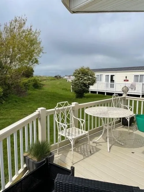 M672 - 6 Berth Luxury Lodge with veranda - Image 1