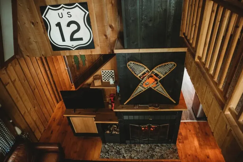 Loon Lodge - Hot Tub/Sauna/Real Wood Fireplace - Image 1