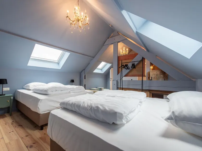 Spacious holiday home with sunny terrace - Image 1