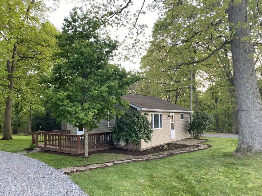 Cozy cottage in Portersville close to Moraine & McConnells Mill State Parks - Image 1