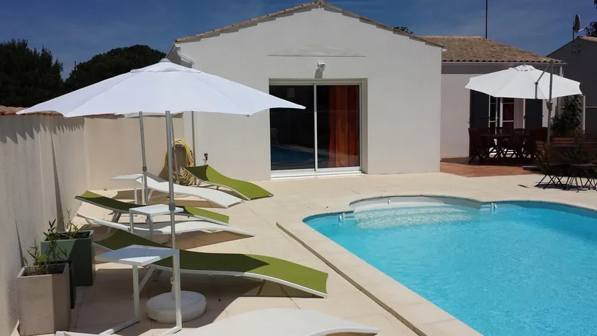 Hus med have og privat pool - Image 1