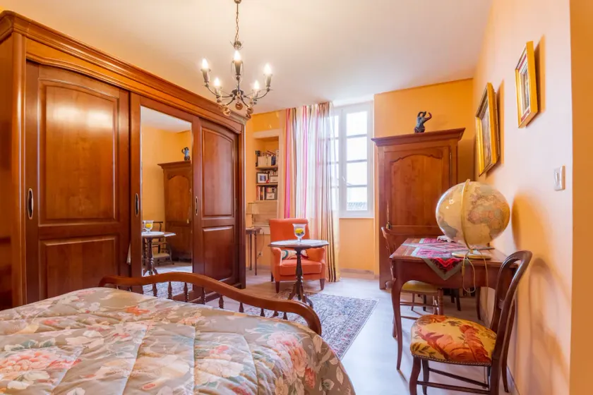 Orange House, Bed and Breakfast Saint Roch, piscina coperta riscaldata - Image 1