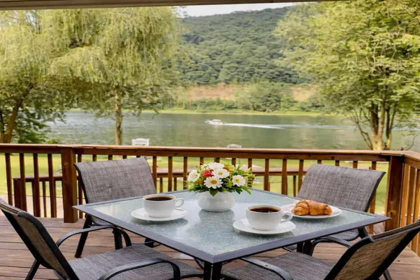 Cozy River Retreat-Gorgeous river views! - Image 1