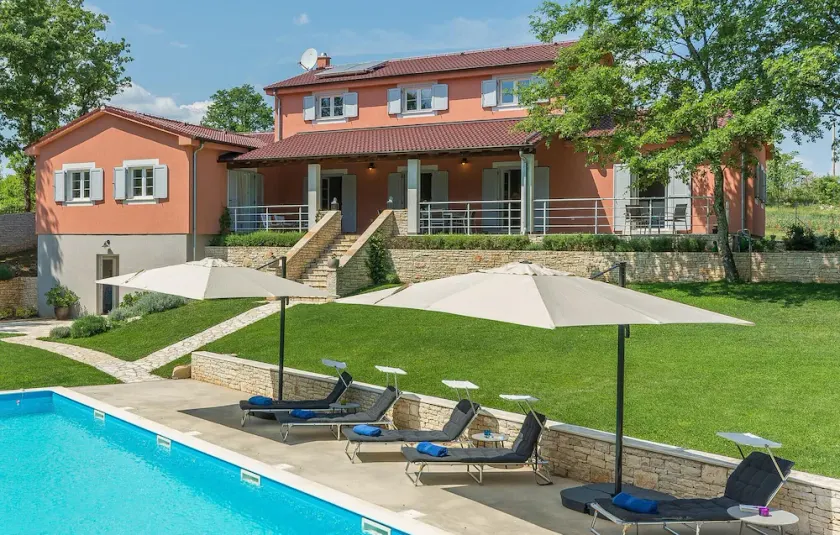 Preciosa casa en Modrusani con sauna. - Image 1