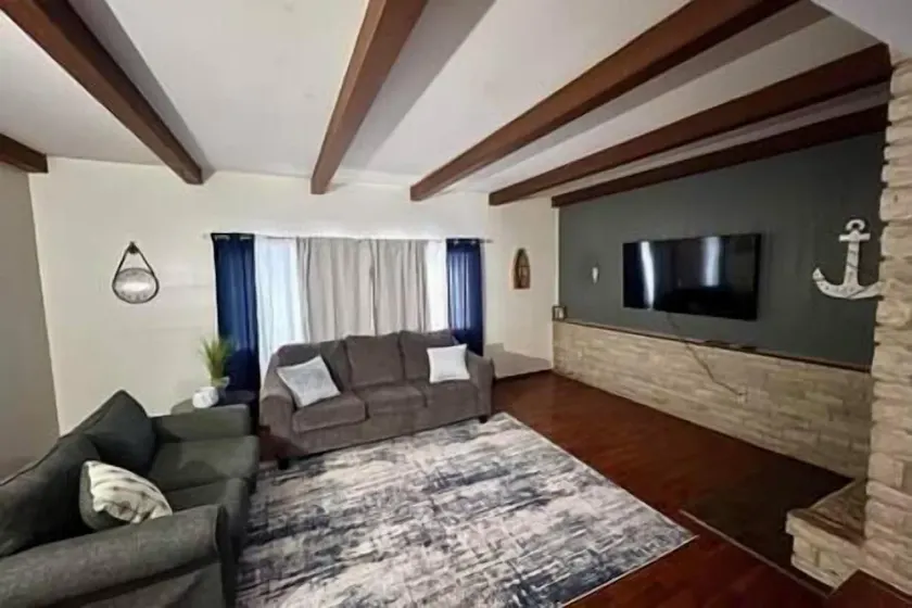 Wagner Creek Hideaway - Image 1