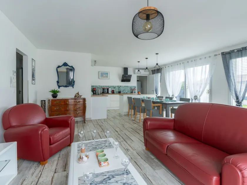 Maison climatisée à Parentis-en-Born, 3 chambres, jardin, proche centre et activités, ménage inclus - Image 1