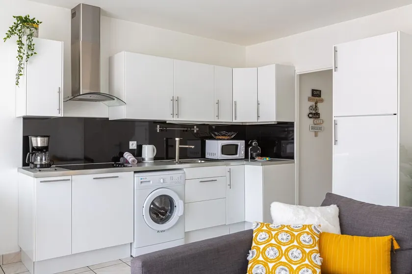 Hermoso departamento con balcón - Image 1