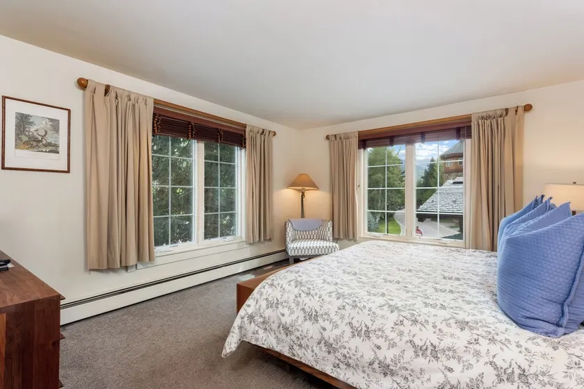 Moderne Mountain 2 Bedroom Condo, Chateau Christian # 210 - Image 1