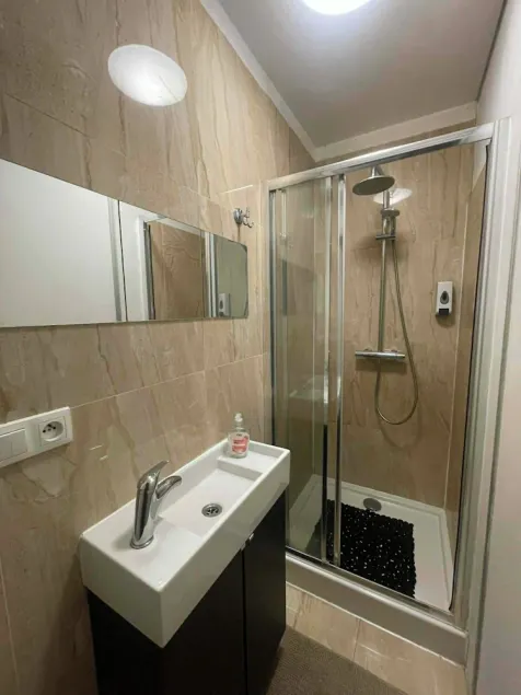 Lama Rooms - Image 1