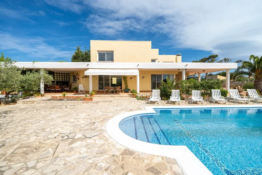 Casa vacanze \"Vila Roser\" vicino al mare con piscina privata e Wi-Fi - Image 1