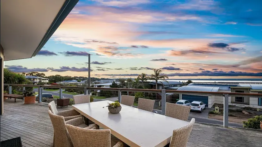 Bayside Oceanview Getaway - Image 1