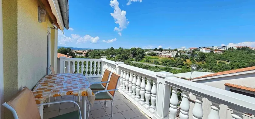 Holiday apartment in a quiet location with balcony - Image 1