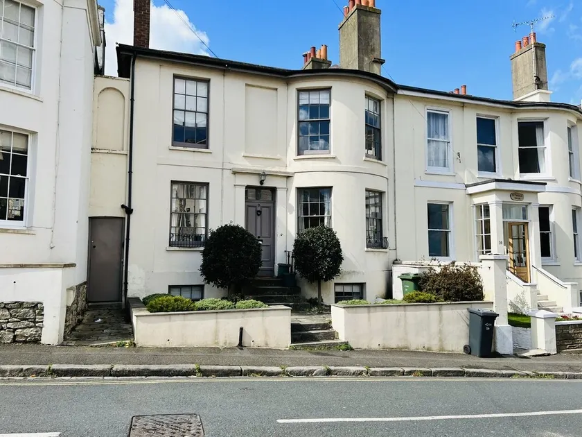 2 Bedroom Apartment ST9A, Ryde, Isle of Wight - Image 1