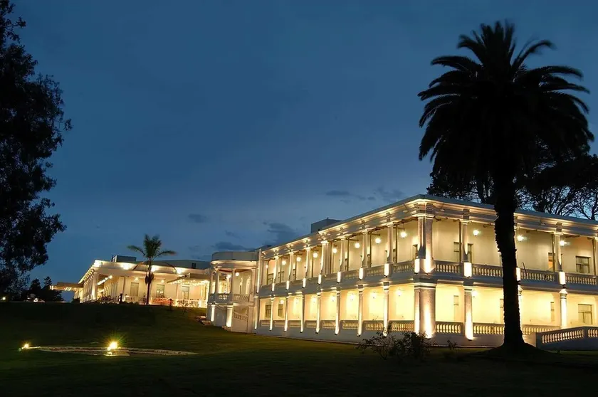 Howard Johnson Sierras Hotel y Casino Alta Gracia - Image 1