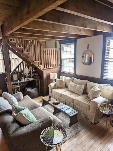 Cozy Quechee Cabin near Woodstock and Skiing w/woodstove and all the amenities - Image 1