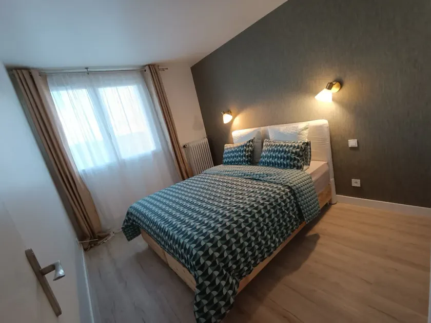 Chelles center 15 minutes from Gare de l'Est and 5 minutes from Vaires-sur-Marne - Image 1