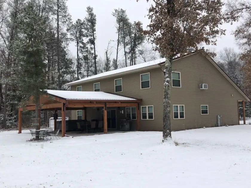 3000 sqft Custom Home, 7 BedRm with Loft, Hot tub, Covered Patio and Front Porch - Image 1
