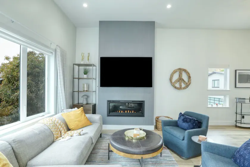 Shell Beach Modern with Ocean Views, Pet Friendly - Image 1