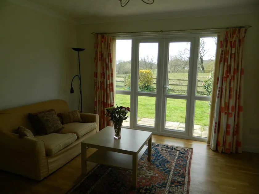 Large Self Contained Annex situated in the New Forest - Image 1