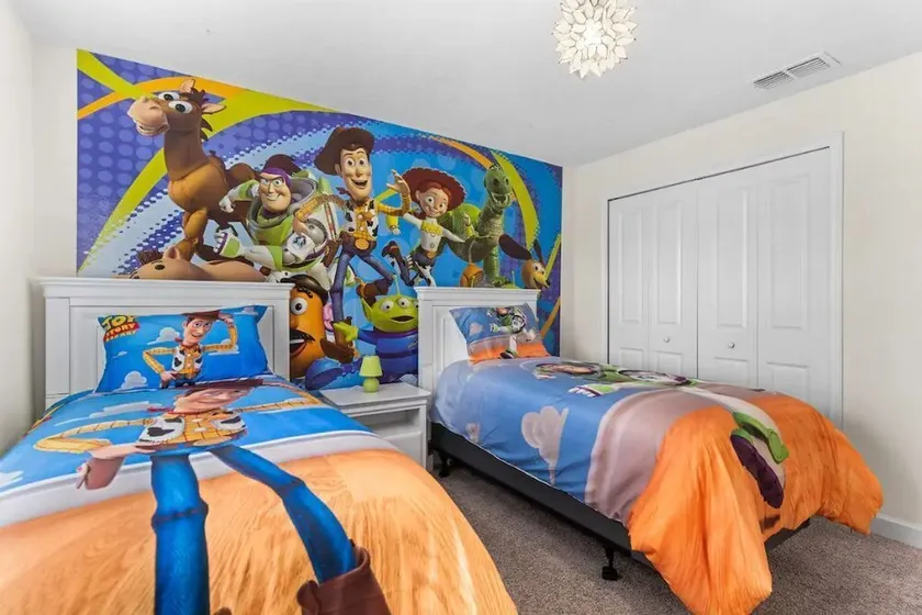 Toy Story & Harry Potter rooms! Only 9 min to Disney, 2 free waterparks, and BBQ - Image 1