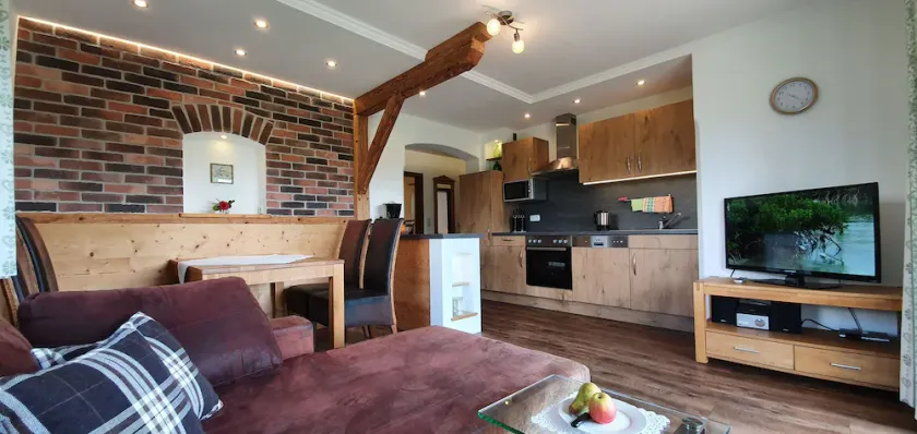 Lejlighed Almrausch (ca 71 kvadratmeter) med 2 soveværelser, køkken med stor sofa, bad / toilet og terrasse - Image 1