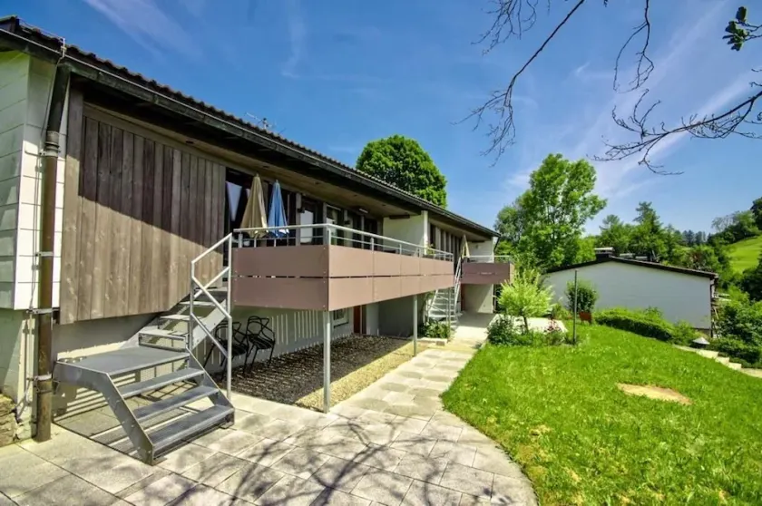 Casa de férias para toda a família, esqui, caminhadas, golfe, natação, compras - Image 1
