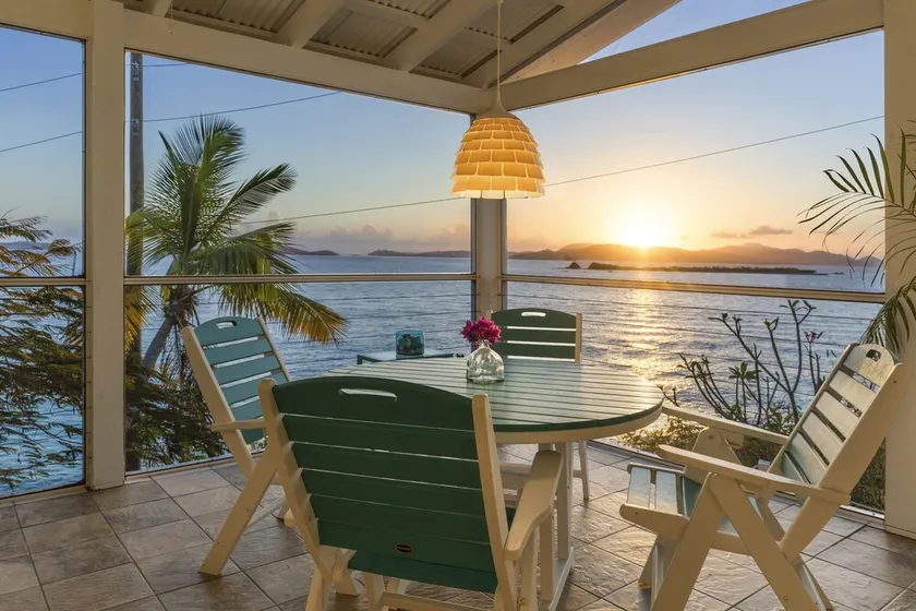 Su propia Villa frente a la playa, no es un condominio, solo 2 pisos de la ciudad, alquiler de 1 o 2 habitaciones - Image 1