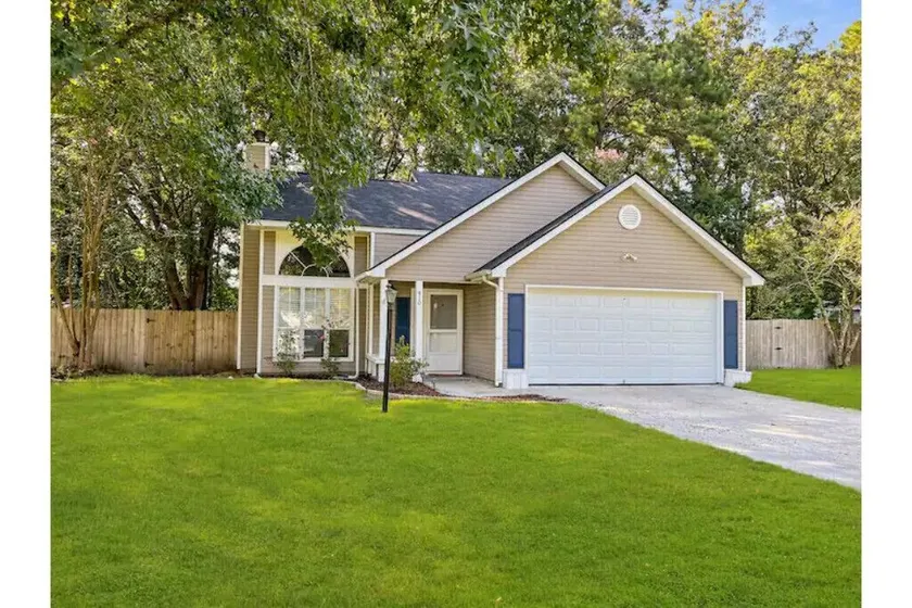 Paramour: huge yard home with ground floor bedroom 25 min to Charleston - Image 1
