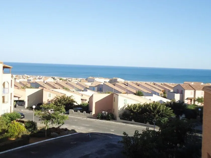Flat with superb sea views - Image 1