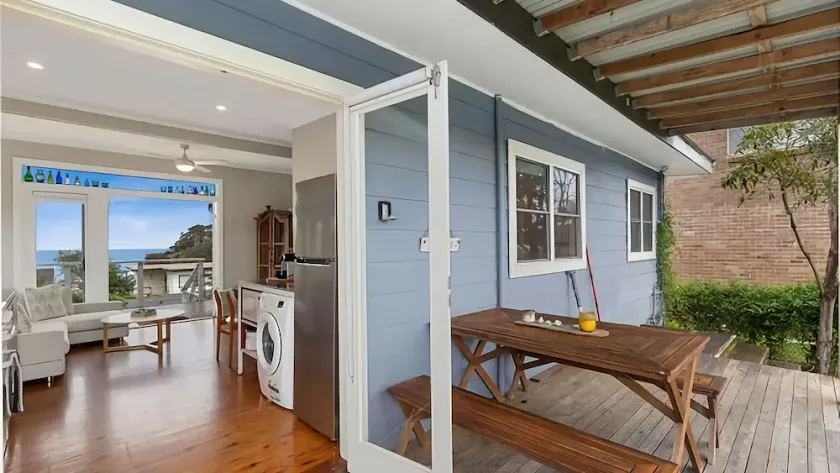 Lil Shack by the Sea - Image 1