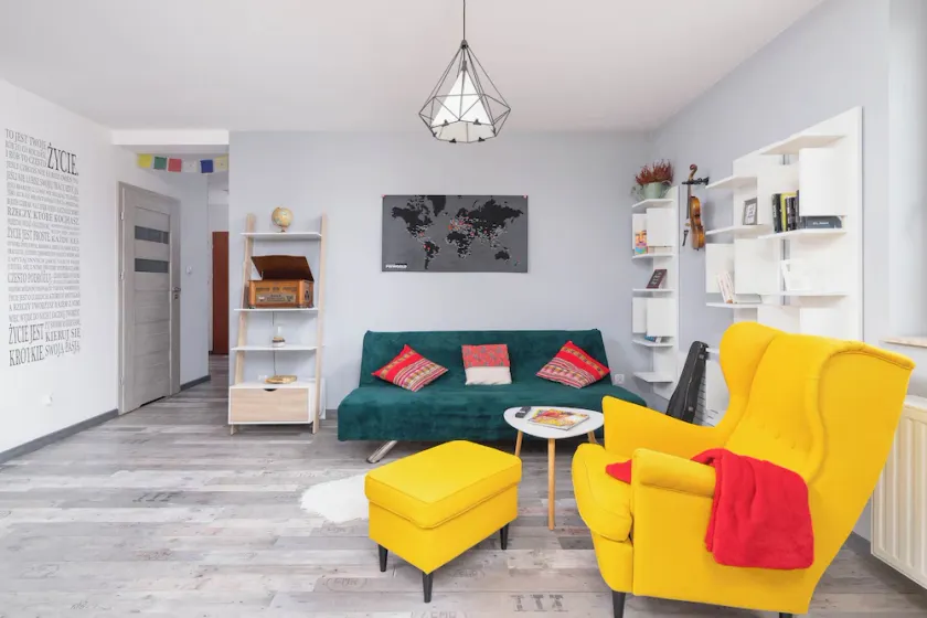 Stylish Apartment with Balcony | Workspace - Image 1
