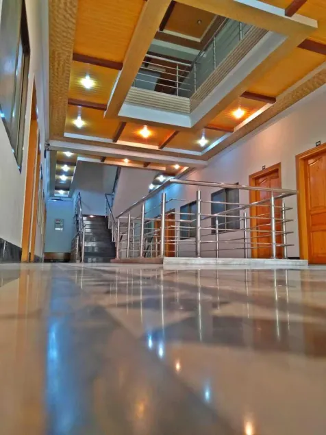 Peral City Hotel - Image 1