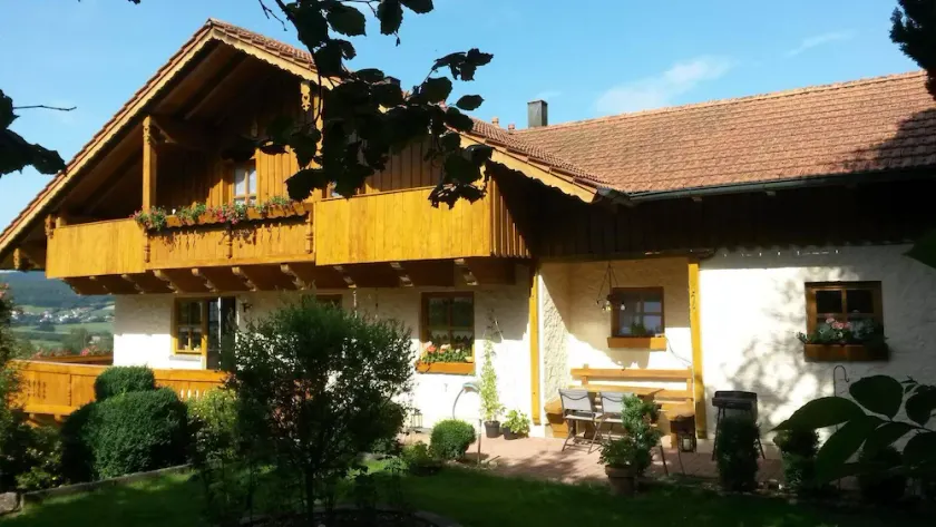 Guesthouse Steinbeisser Apartment II (120 sqm 3-8 pers.) - Image 1