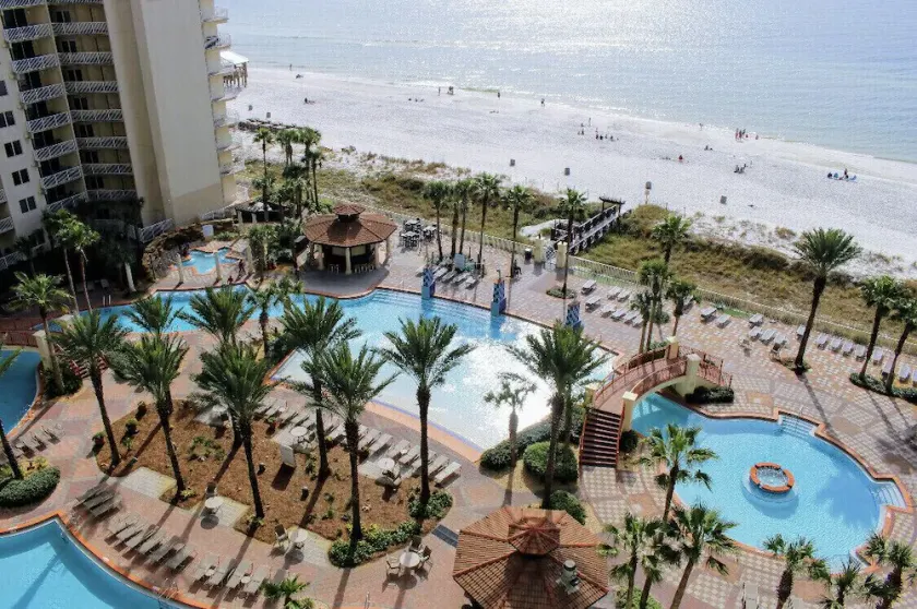 1113: Luxury Beachfront Condo w / Parking - Image 1
