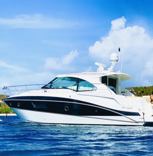 Day or Night charters! Seas the Moment! 42' Charter Yacht- 2 beds 2 baths - Image 1