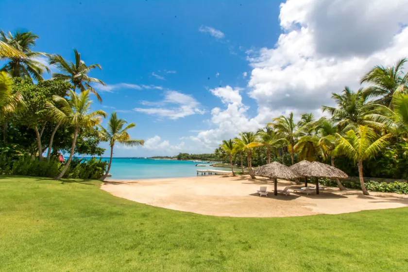 Ultra Luxury 12 Bd Private Beach  Exclusive Concierge Chef Butler service - Image 1