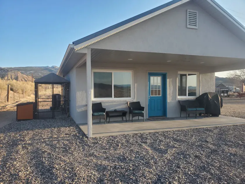 Beautiful cottage at the base of Boulder Mountain! Amazing views all around! - Image 1