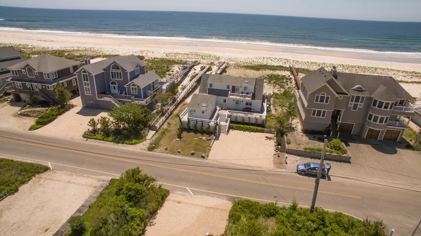 Westhampton Beach Oceanfront, 4 Schlafzimmer, Pool. Super sauber. Bereit zum Entspannen. - Image 1