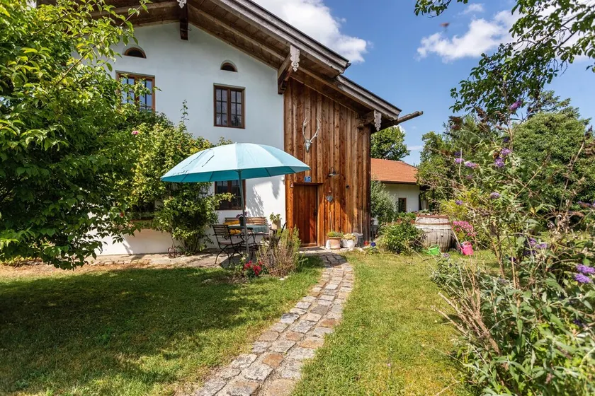 Holiday Home 'Landhaus Gustl' with Private Terrace, Garden & Wi-Fi - Image 1