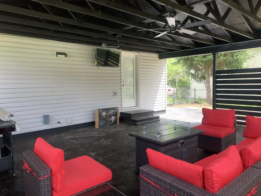 Completely Remodeled Home directly behind the Kenyon Sports Center - Image 1